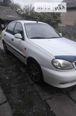 Седан Daewoo Lanos 2002 в Кельменцах