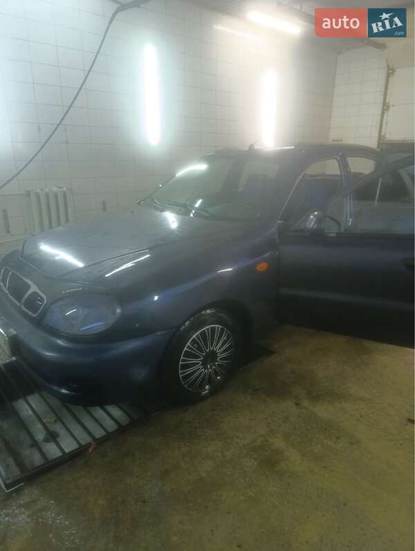 Седан Daewoo Lanos 2006 в Кореці