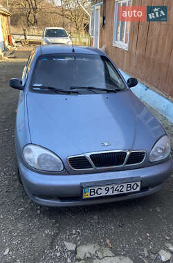 Седан Daewoo Lanos 2008 в Стрілках