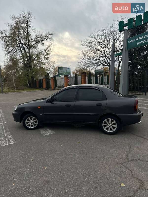 Седан Daewoo Lanos 2011 в Олександрії