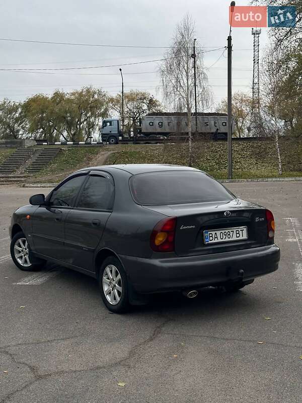 Седан Daewoo Lanos 2011 в Олександрії