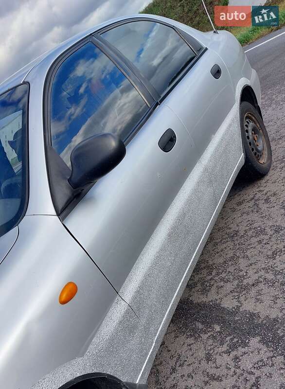 Седан Daewoo Lanos 2005 в Киеве