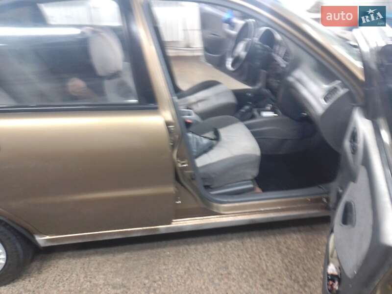 Седан Daewoo Lanos 2004 в Дніпрі