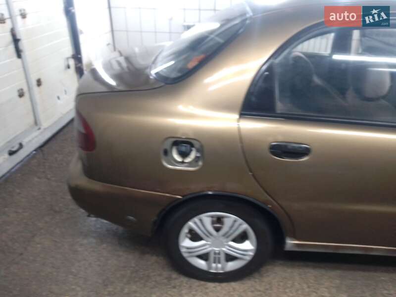 Седан Daewoo Lanos 2004 в Дніпрі