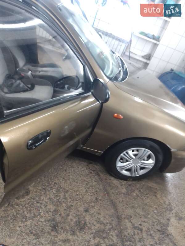 Седан Daewoo Lanos 2004 в Днепре