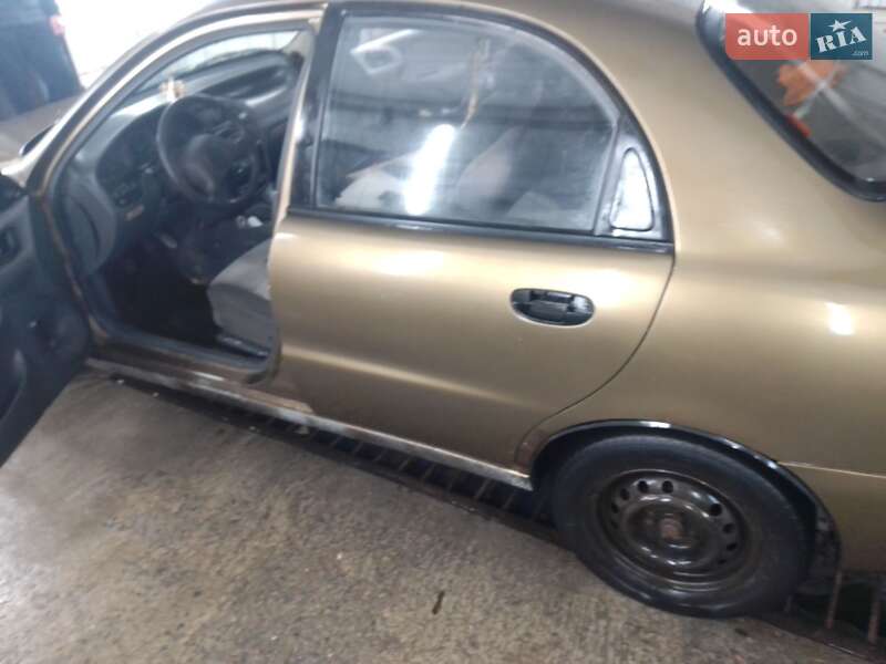 Седан Daewoo Lanos 2004 в Дніпрі