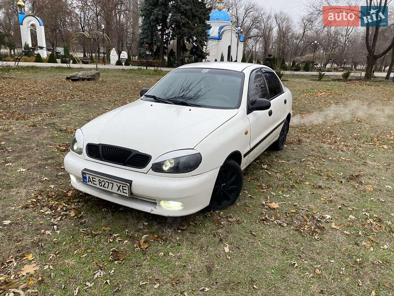 Седан Daewoo Lanos 1998 в Нікополі