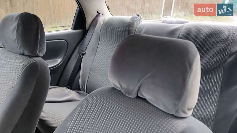 Седан Daewoo Lanos 2009 в Десне