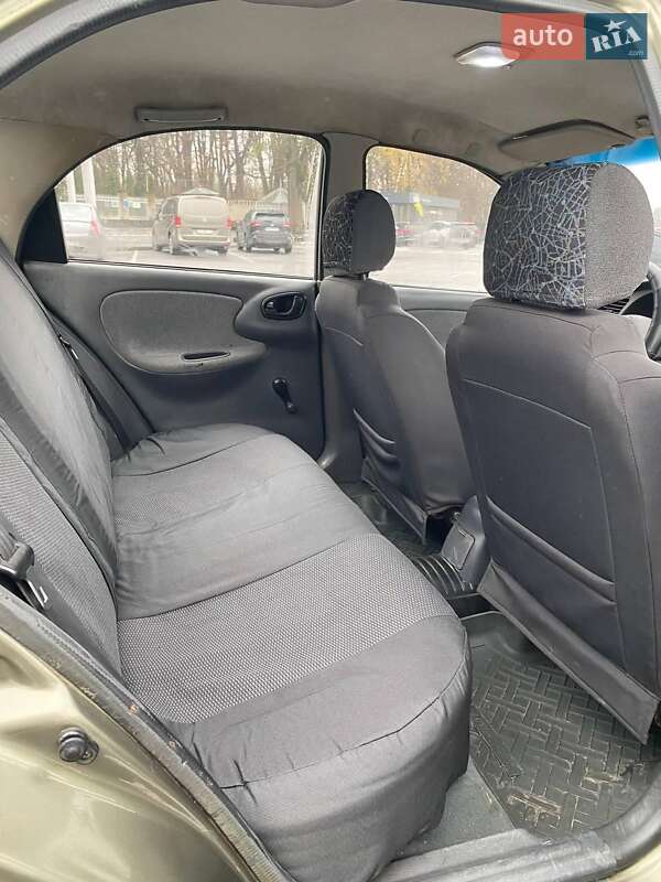 Седан Daewoo Lanos 2006 в Борзне