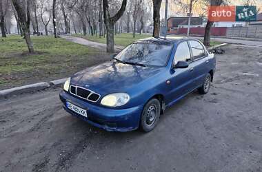 Седан Daewoo Lanos 2002 в Дніпрі