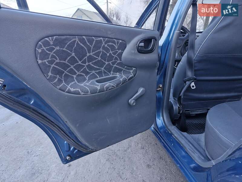 Седан Daewoo Lanos 2002 в Києві
