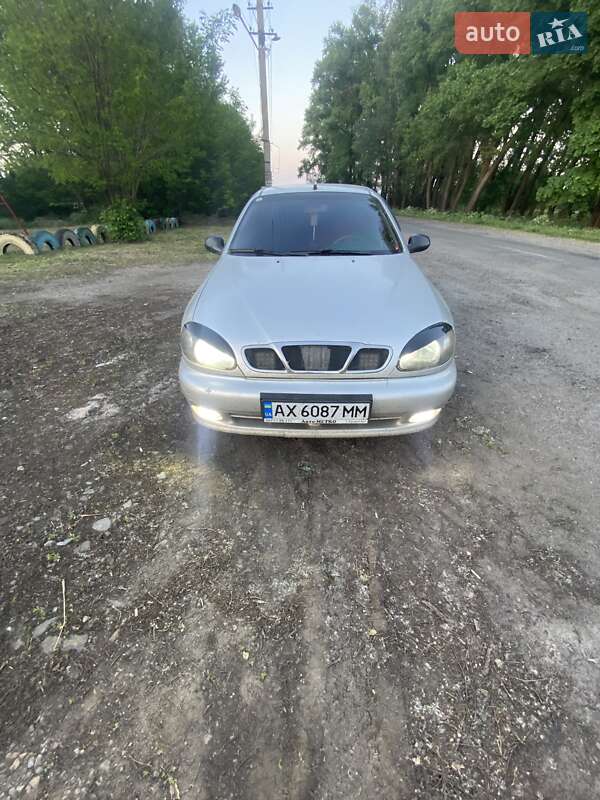 Седан Daewoo Lanos 2003 в Близнюках