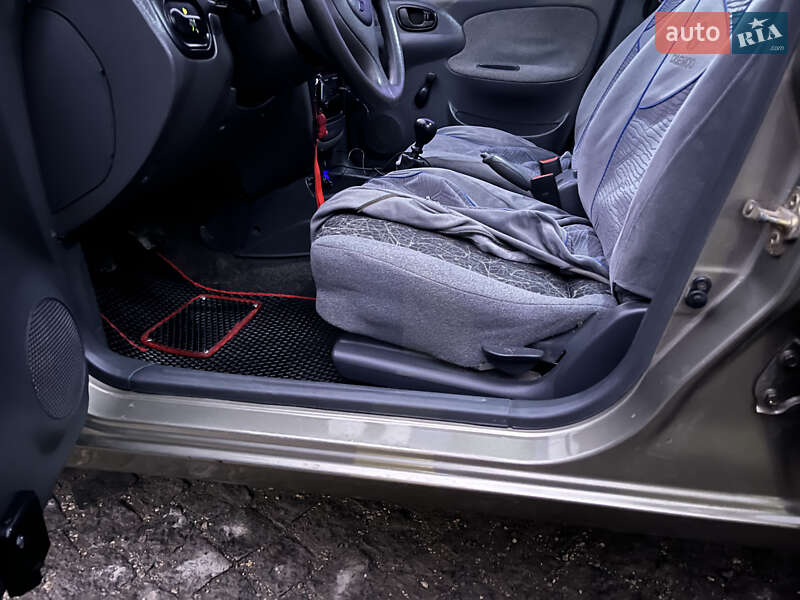 Седан Daewoo Lanos 2006 в Кременце