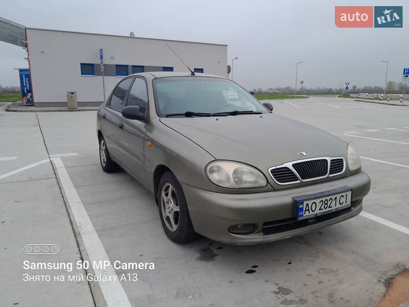 Седан Daewoo Lanos 2004 в Мукачевому