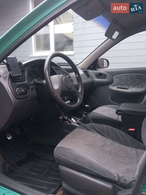 Седан Daewoo Lanos 1998 в Нежине