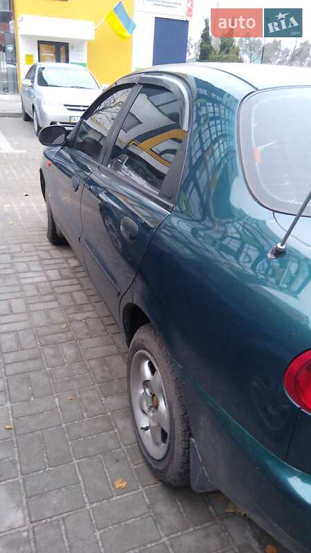 Седан Daewoo Lanos 2002 в Буче