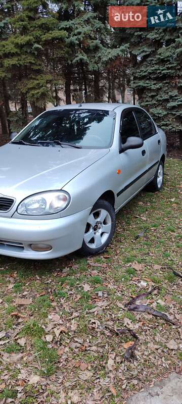 Седан Daewoo Lanos 2004 в Кривом Роге