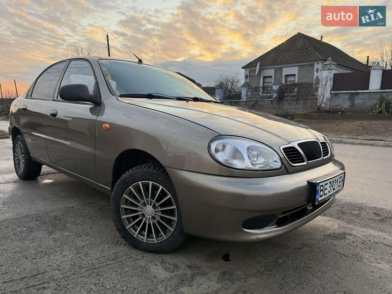 Седан Daewoo Lanos 2004 в Миколаєві