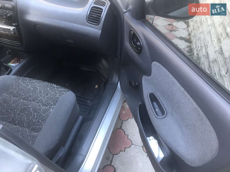Седан Daewoo Lanos 2006 в Ужгороде