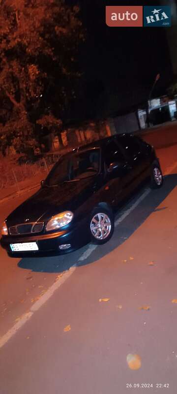 Седан Daewoo Lanos 2004 в Киеве