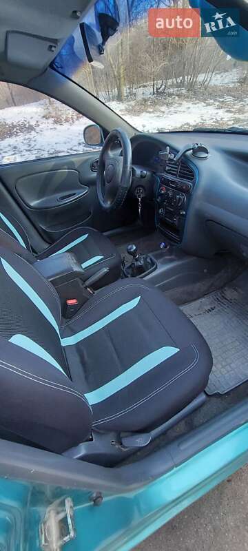 Седан Daewoo Lanos 1998 в Градижске