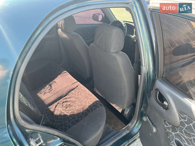 Седан Daewoo Lanos 2003 в Запоріжжі