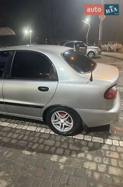 Седан Daewoo Lanos 2000 в 