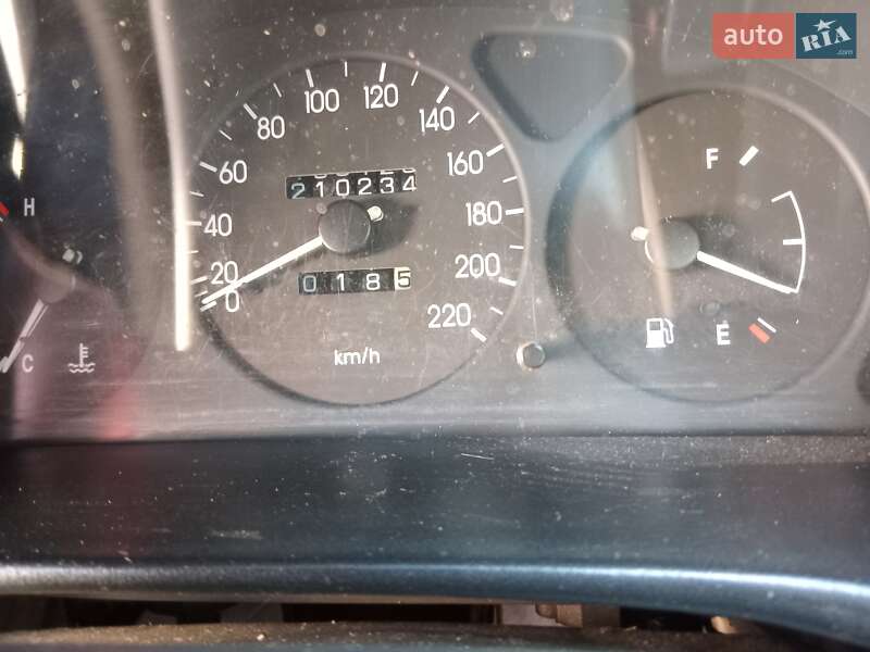 Седан Daewoo Lanos 2004 в Краснограді