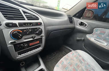 Седан Daewoo Lanos 2003 в Солотвине