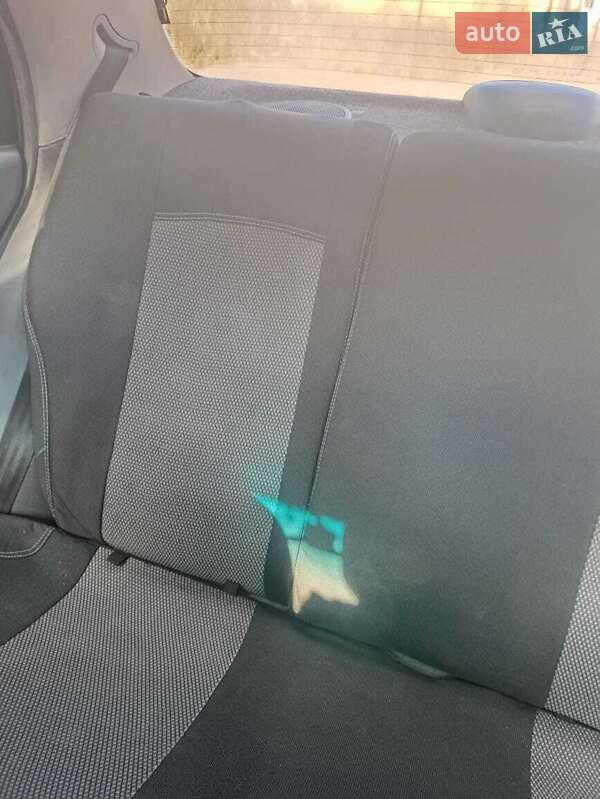 Седан Daewoo Lanos 2008 в Ладижині