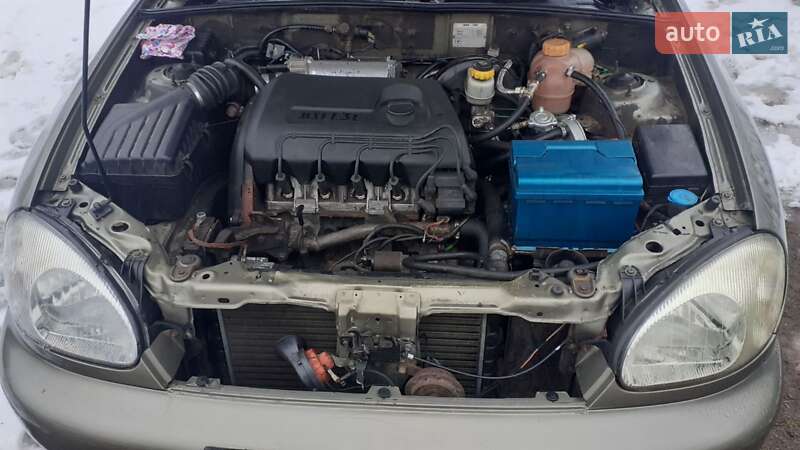 Седан Daewoo Lanos 2003 в Малині