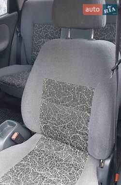 Седан Daewoo Lanos 2004 в 