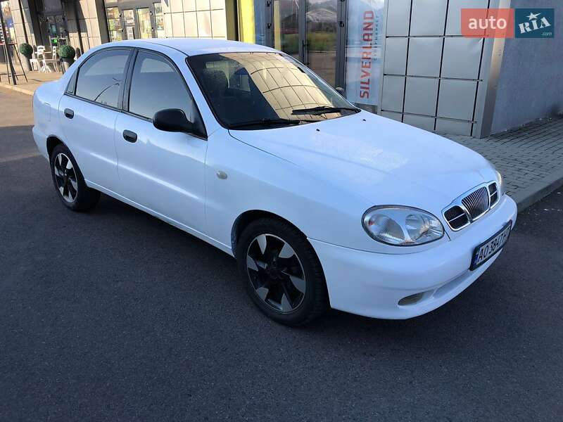 Седан Daewoo Lanos 2004 в 