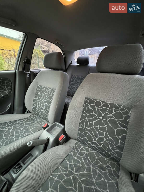 Седан Daewoo Lanos 2003 в Львове
