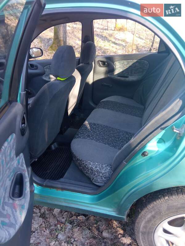 Седан Daewoo Lanos 1998 в Нежине