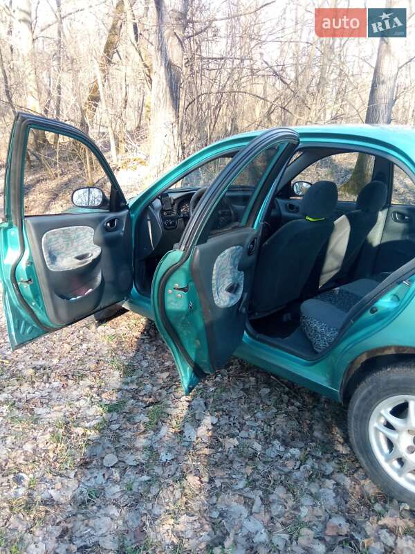 Седан Daewoo Lanos 1998 в Нежине