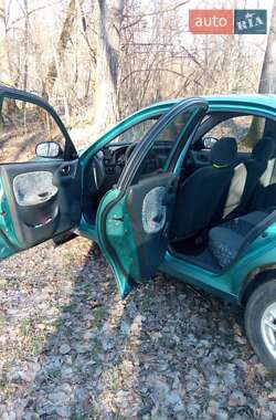 Седан Daewoo Lanos 1998 в 