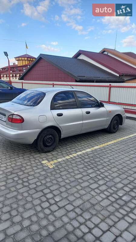 Седан Daewoo Lanos 2005 в Львове