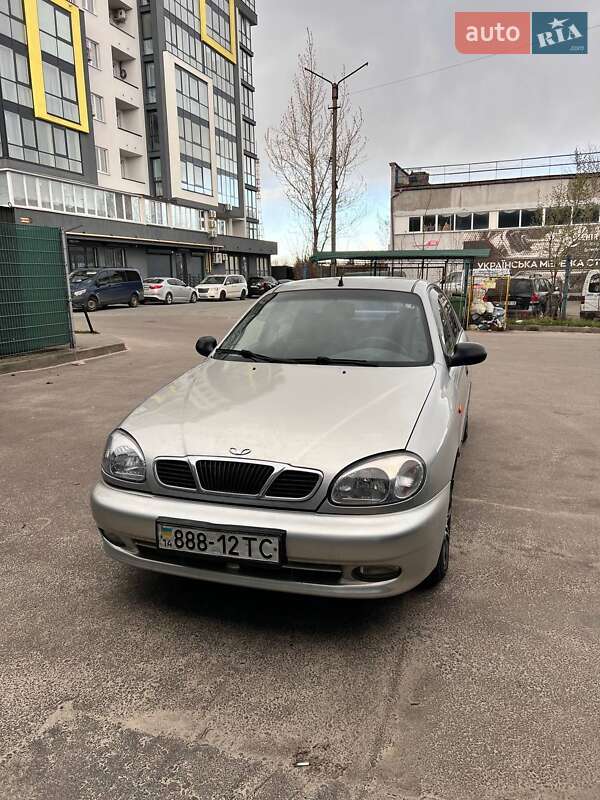 Седан Daewoo Lanos 2003 в Львове