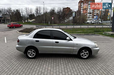 Седан Daewoo Lanos 2004 в 