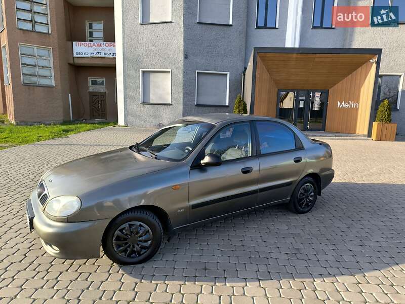 Седан Daewoo Lanos 2001 в Коломые