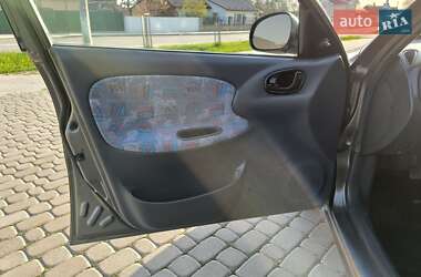 Седан Daewoo Lanos 2001 в Коломые