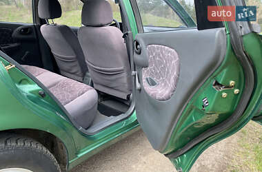 Седан Daewoo Lanos 2001 в 