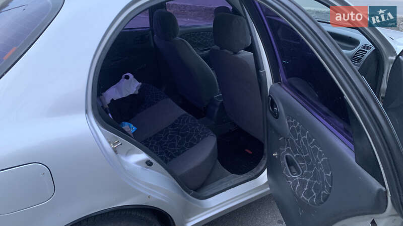 Седан Daewoo Lanos 2002 в Малине