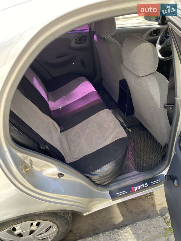 Седан Daewoo Lanos 2006 в Дніпрі