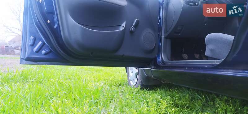 Седан Daewoo Lanos 2004 в Ромнах