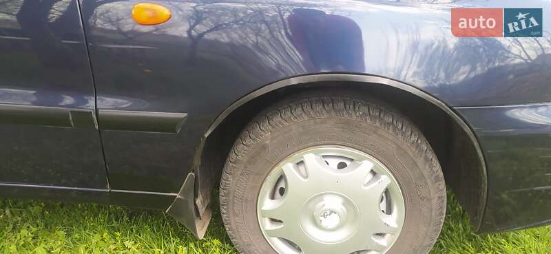 Седан Daewoo Lanos 2004 в Ромнах