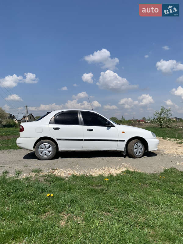 Седан Daewoo Lanos 2003 в Городке