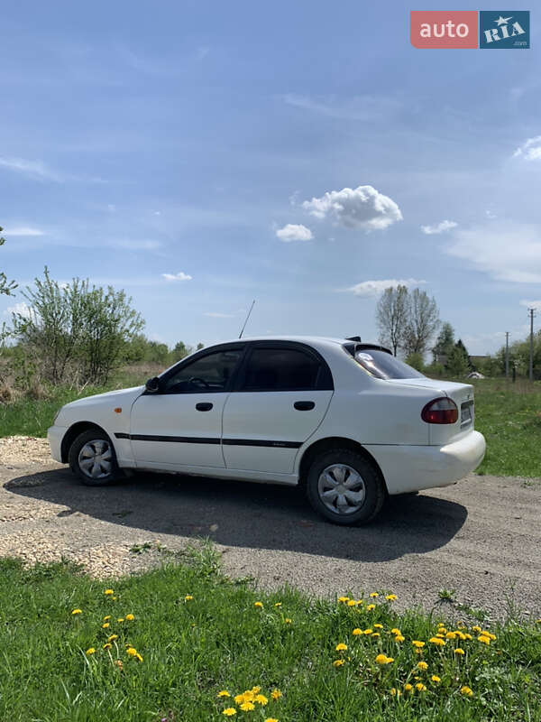 Седан Daewoo Lanos 2003 в Городке