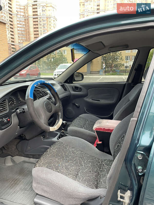 Седан Daewoo Lanos 2006 в Києві